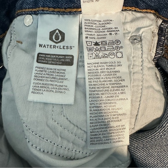 Levi’s Wedgie Straight Cropped Jeans in Carry Kerry Medium Wash Size 26 - Picture 11 of 12